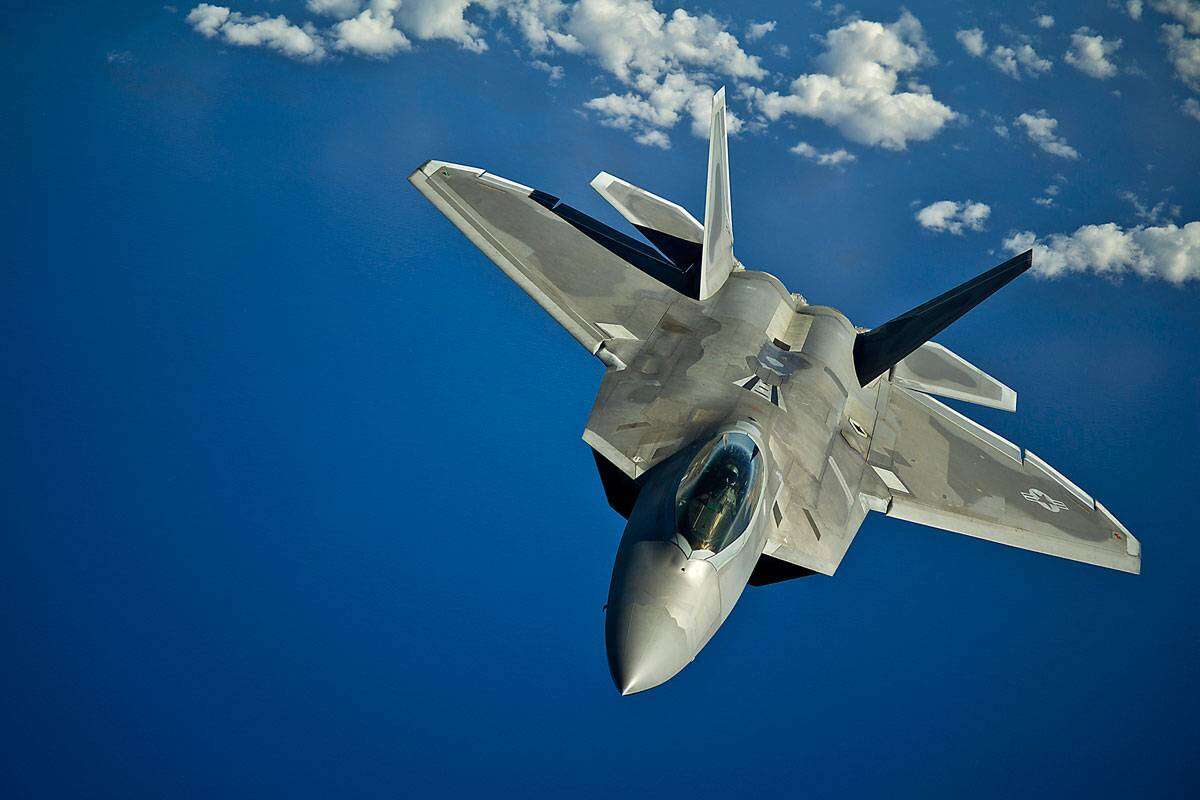 Gruntowne odświeżenie myśliwców F-22 Raptor USA, odświeżenie myśliwców F-22 Raptor, naprawa F-22 Raptor
