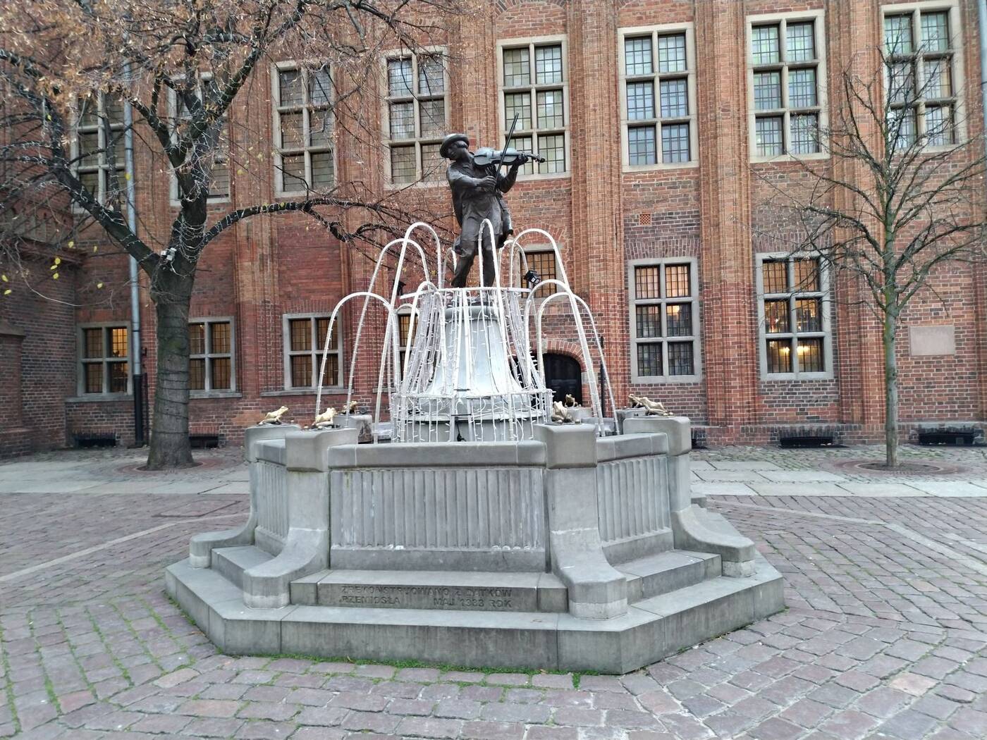 Średniak ze świetnym aparatem - test ASUS Zenfone 4