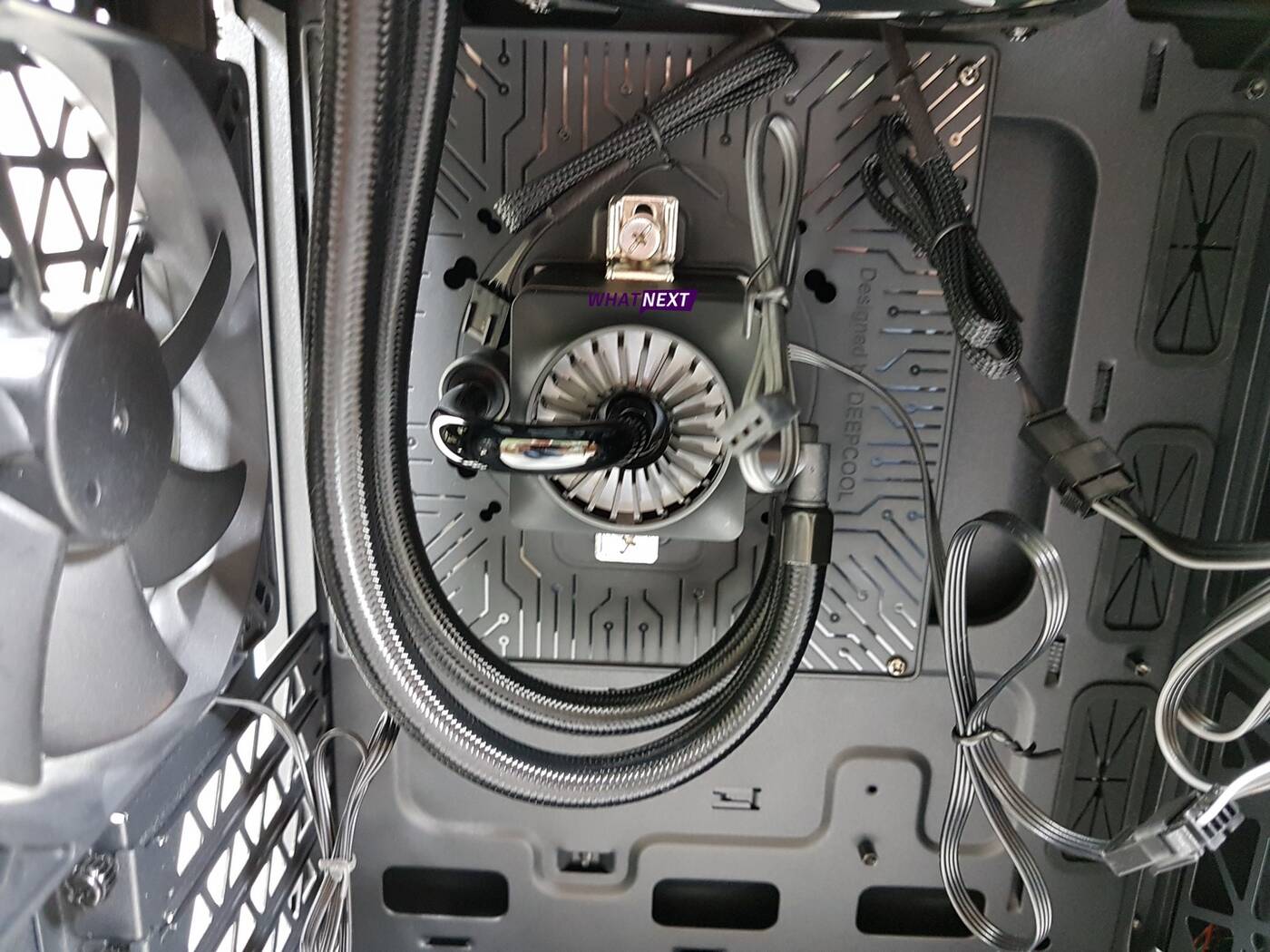 Test obudowy z wbudowanym chłodzeniem: Deepcool GamerStorm Baronkase Liquid