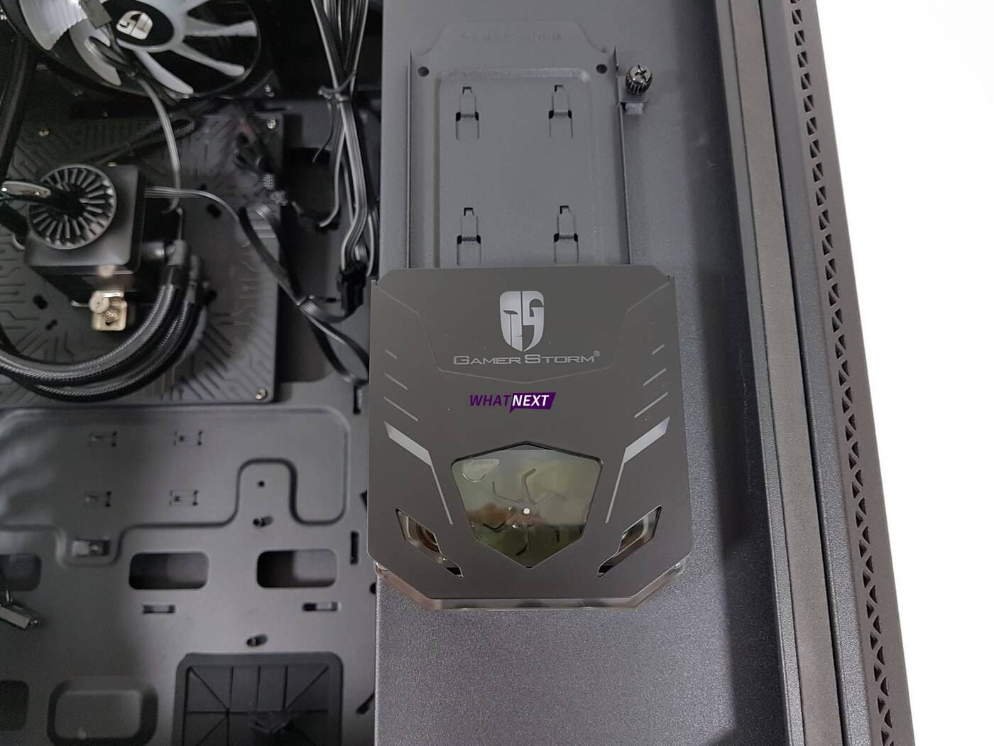 Test obudowy z wbudowanym chłodzeniem: Deepcool GamerStorm Baronkase Liquid