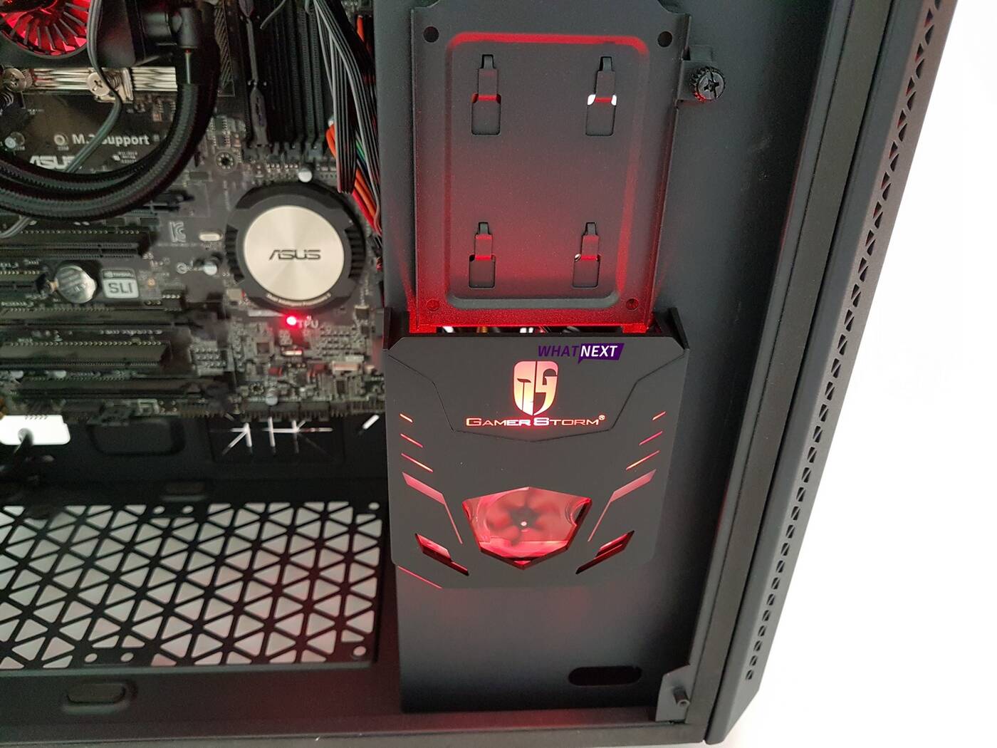 Test obudowy z wbudowanym chłodzeniem: Deepcool GamerStorm Baronkase Liquid