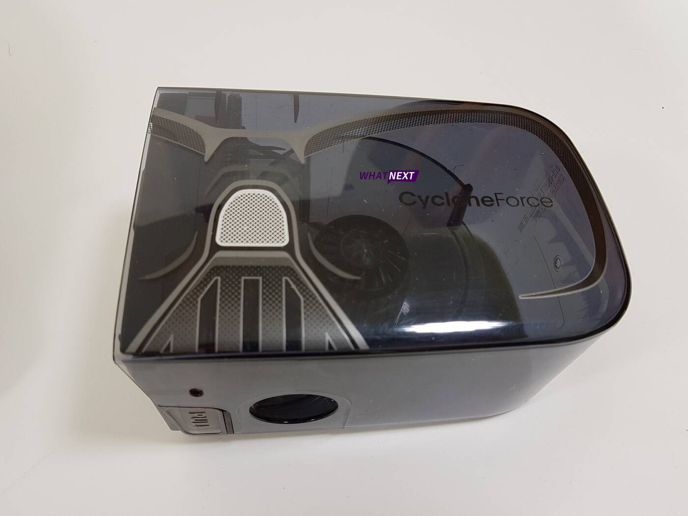 Test robota sprzątającego Samsung VR10M703PW9 Darth Vader