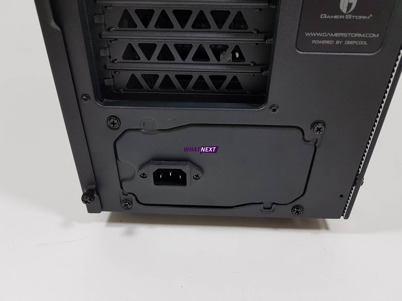 Test obudowy z wbudowanym chłodzeniem: Deepcool GamerStorm Baronkase Liquid