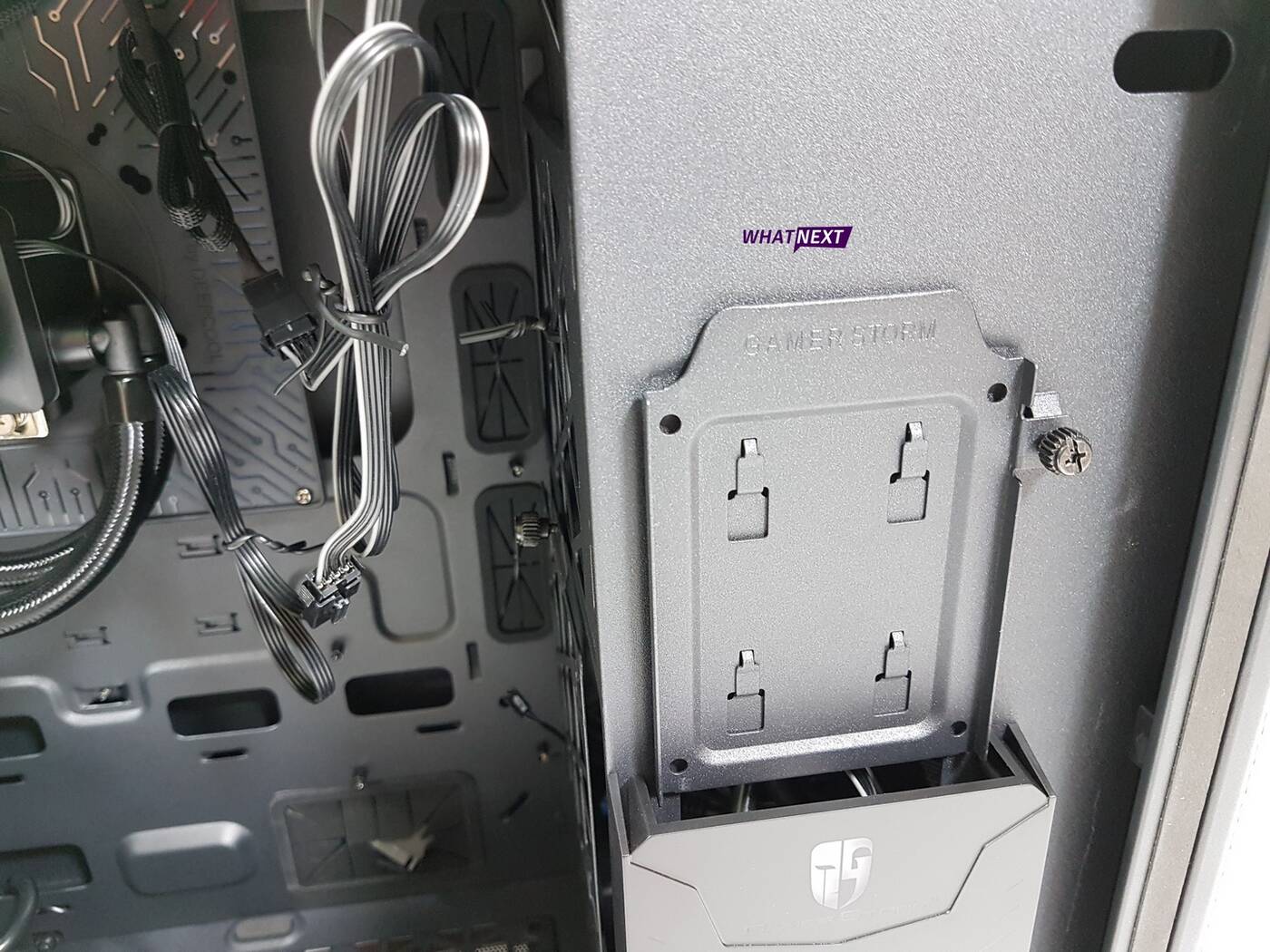 Test obudowy z wbudowanym chłodzeniem: Deepcool GamerStorm Baronkase Liquid