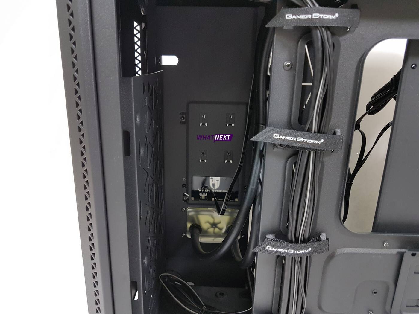 Test obudowy z wbudowanym chłodzeniem: Deepcool GamerStorm Baronkase Liquid