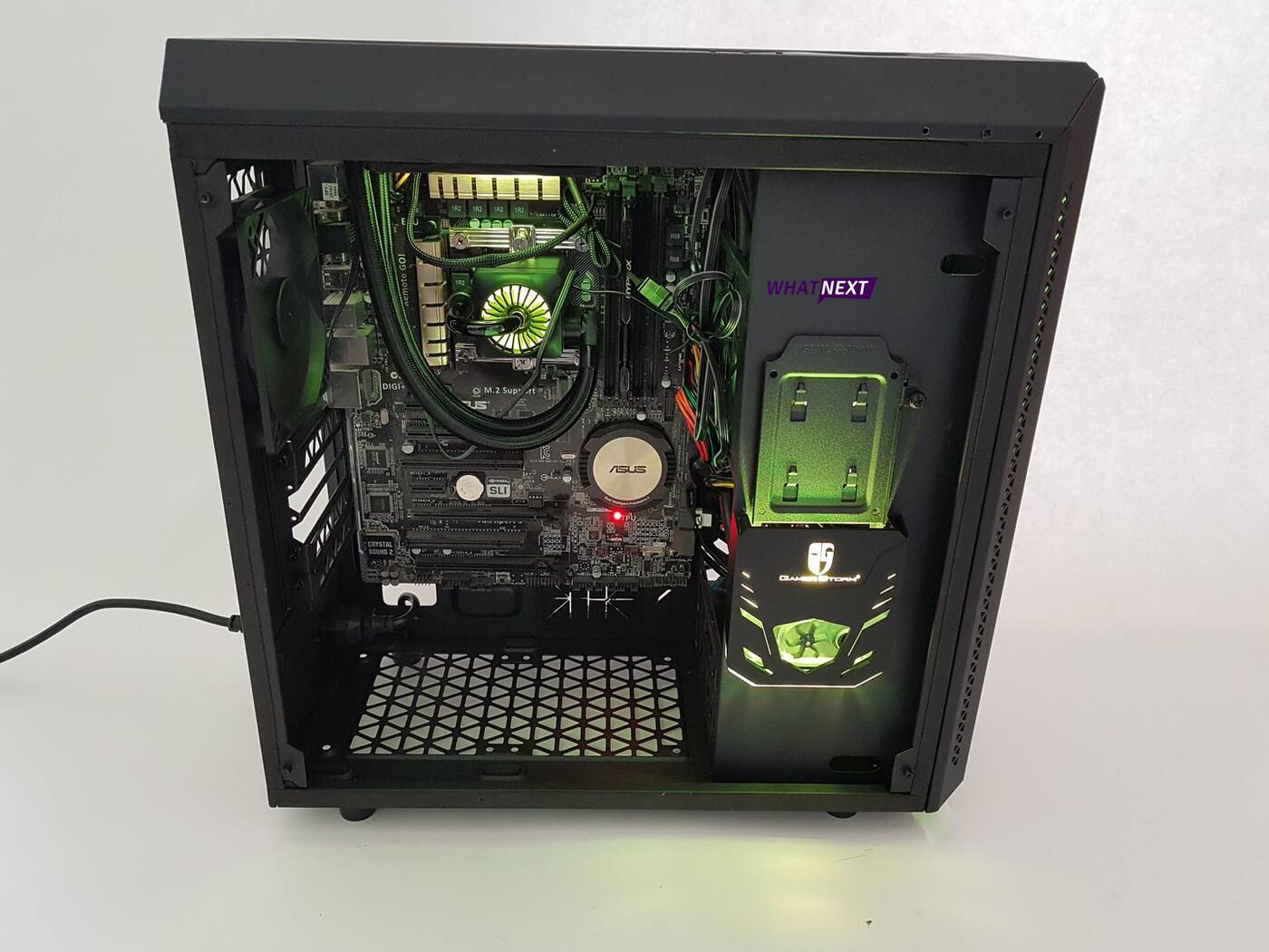 Test obudowy z wbudowanym chłodzeniem: Deepcool GamerStorm Baronkase Liquid