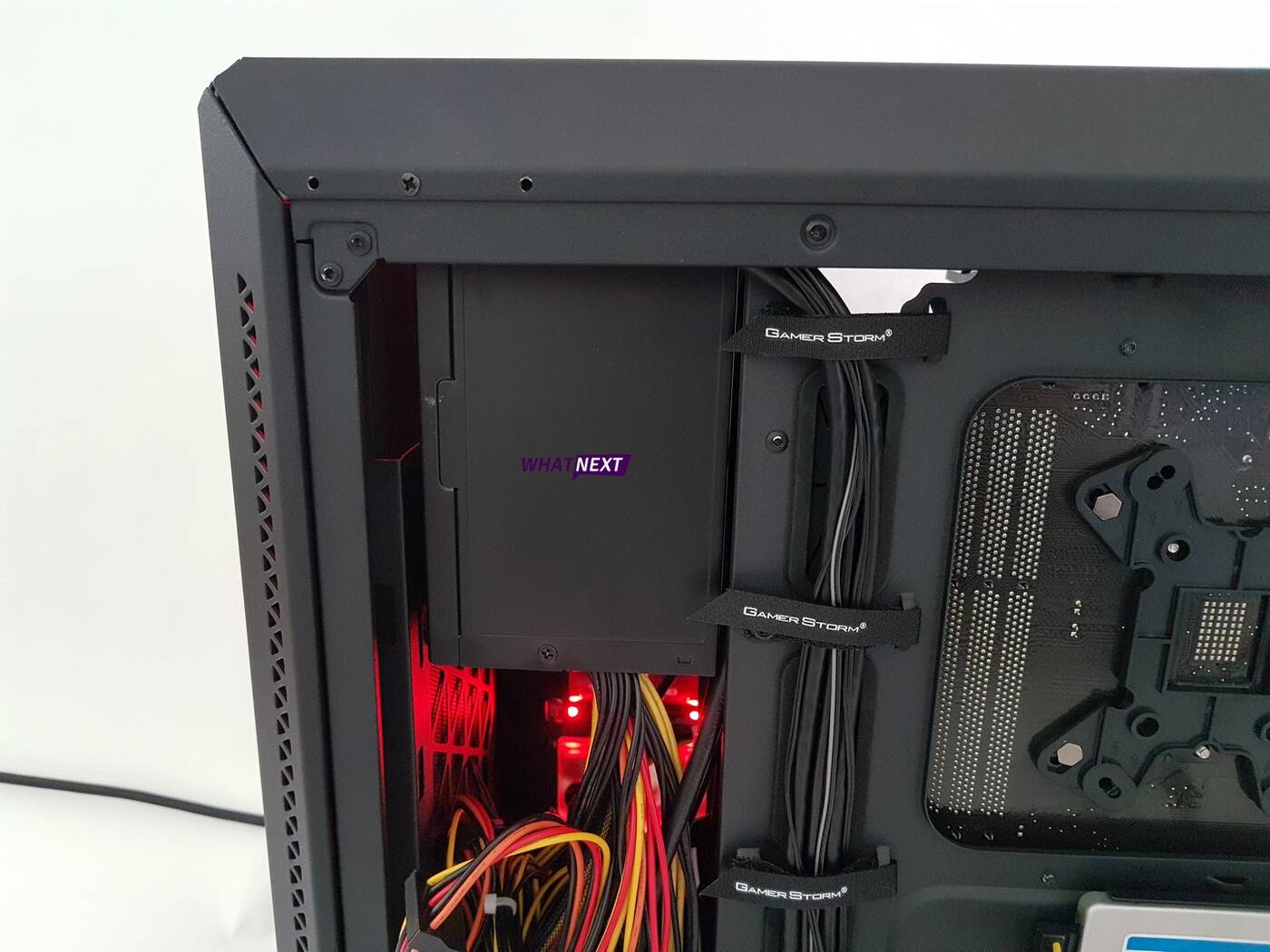 Test obudowy z wbudowanym chłodzeniem: Deepcool GamerStorm Baronkase Liquid