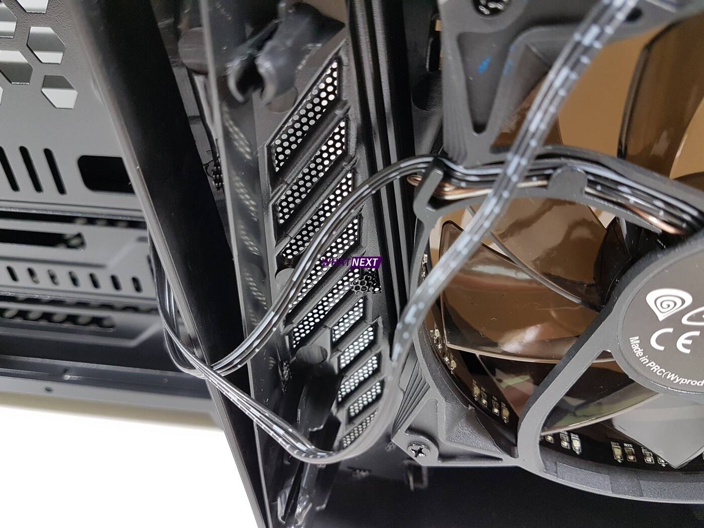 Test obudowy Genesis Titan 800