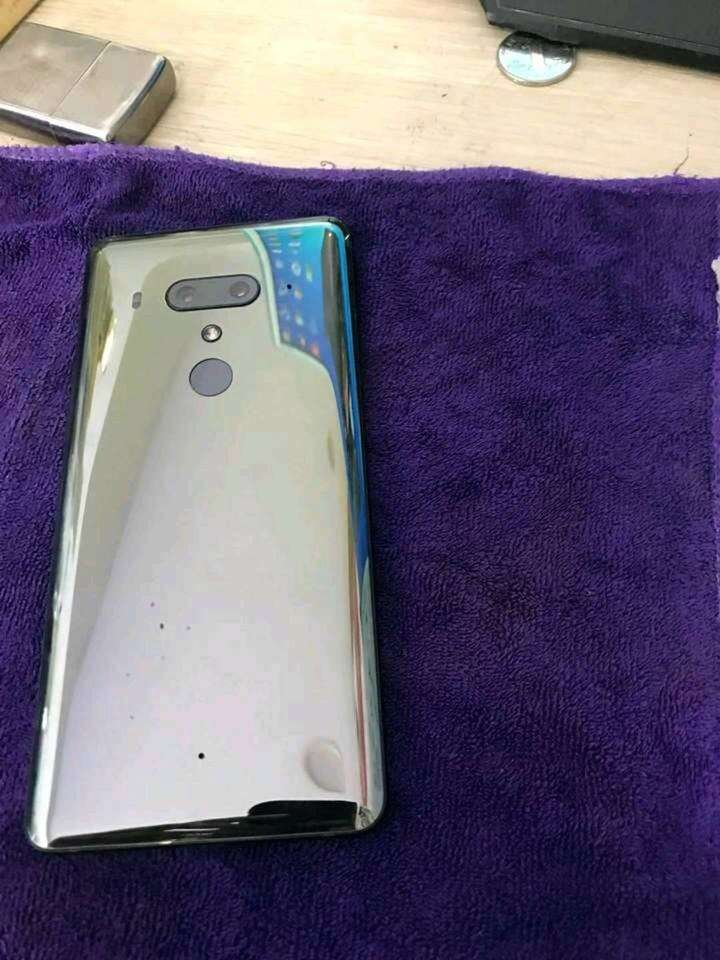 Nowe zdjęcia nieogłoszonego smartfona od HTC