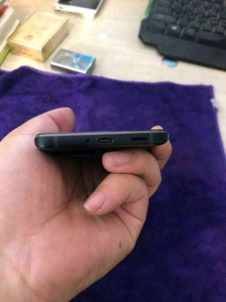 Nowe zdjęcia nieogłoszonego smartfona od HTC