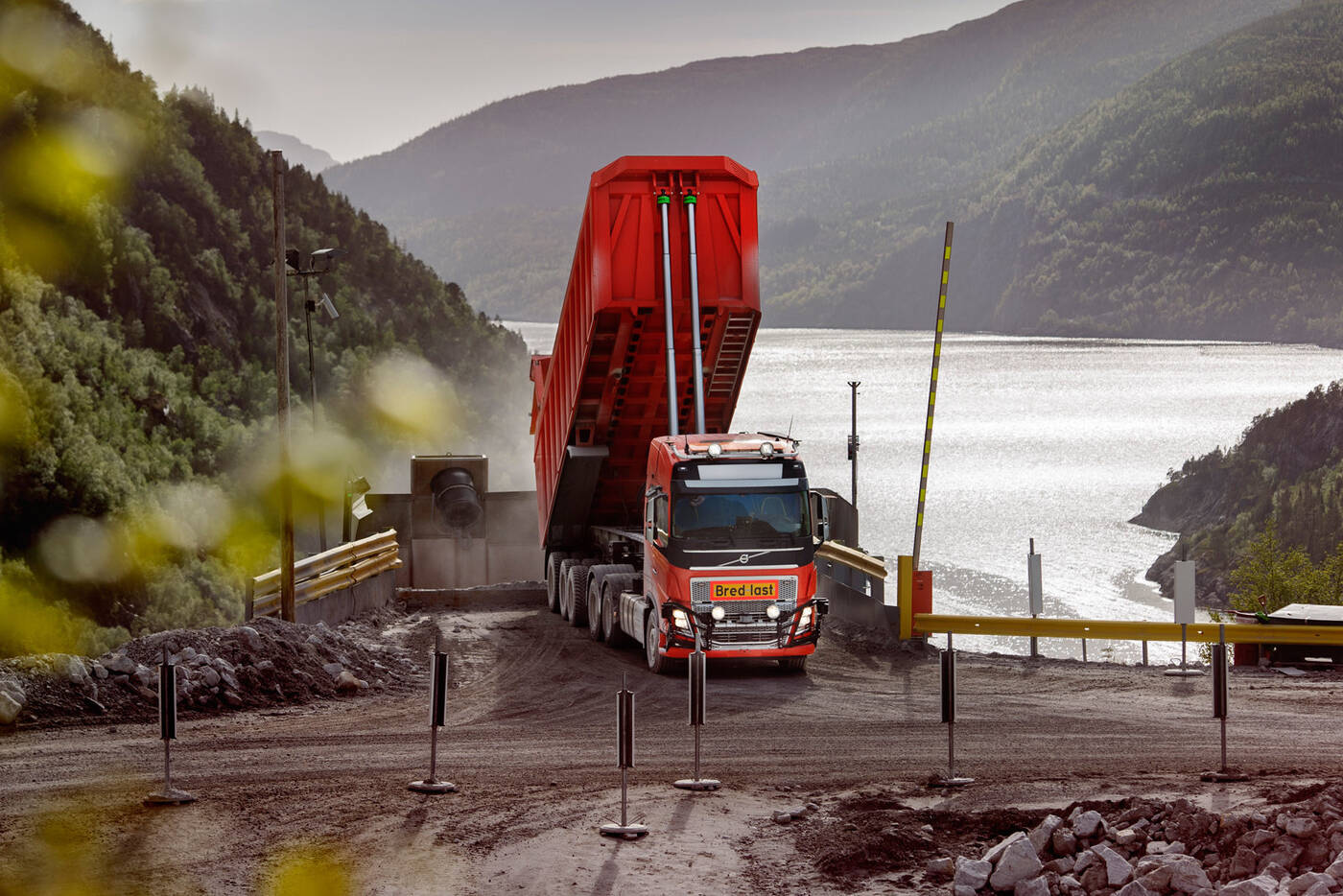 Autonomiczne ciężarówki Volvo będą wywozić wapień z kopalni
