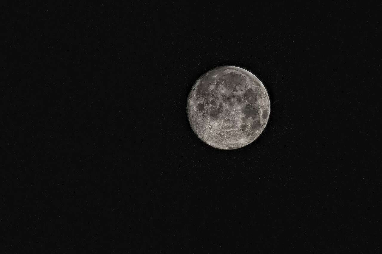 Księżyc, zdjęcie Księżyc, nasa Księżyc, krater Księżyc, fotka Księżyc,