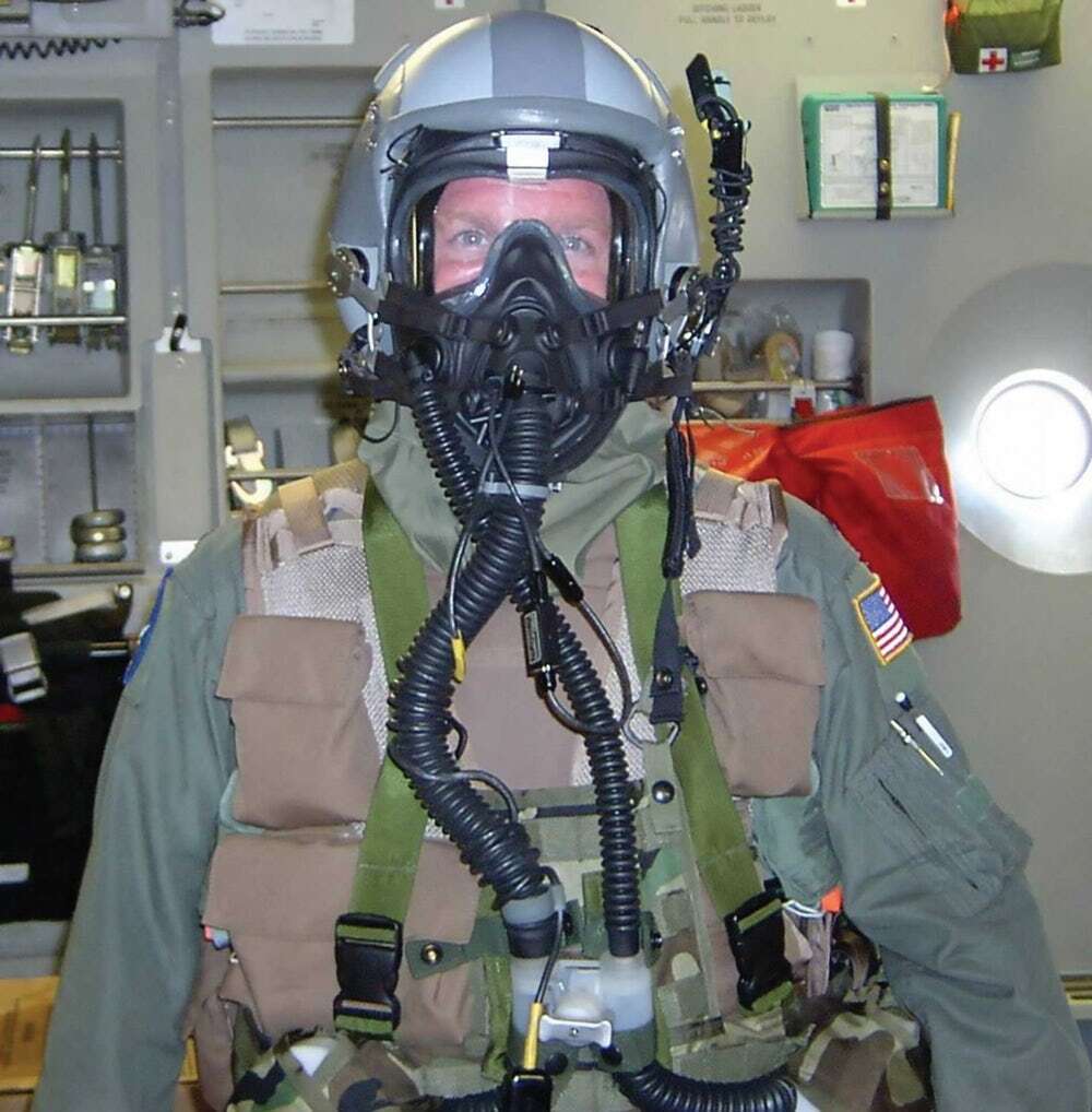 Najnowsze maski tlenowe JSAM-RW chronią pilotów przed bronią NBRC
