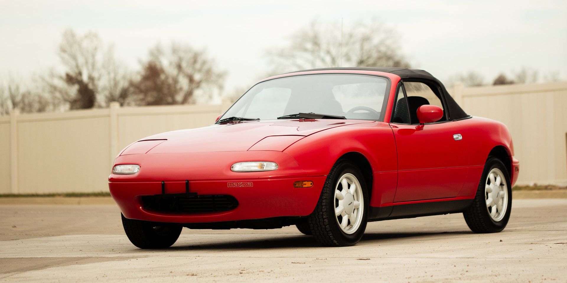 Praktycznie fabrycznie nowa Mazda Miata z 1990 do kupienia