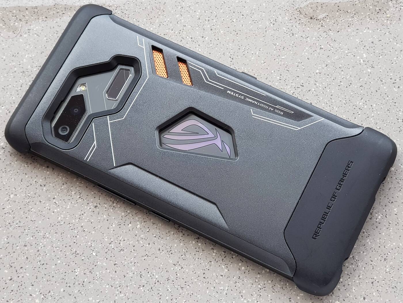 Przeglądamy akcesoria do Asus ROG Phone