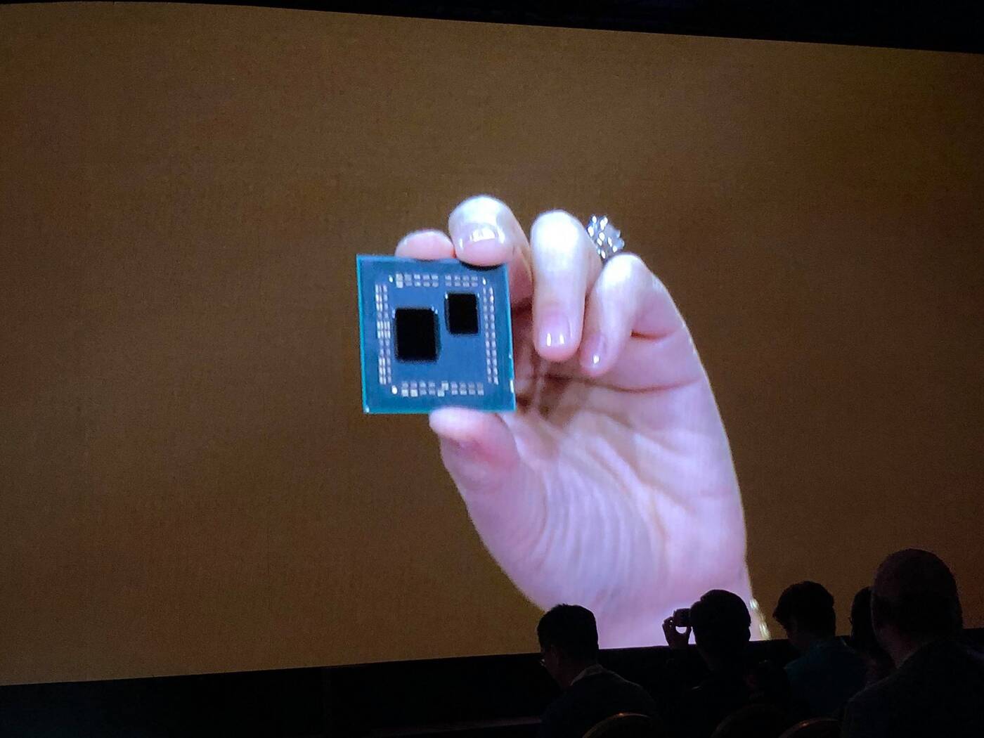 AMD Ryzen 3000 Mattise. Chipset X570 i wsparcie dla PCIe 4.0