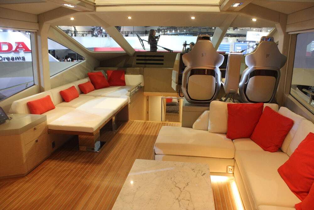 Czym jacht Adonis zasłużył sobie na występ na targach CES?