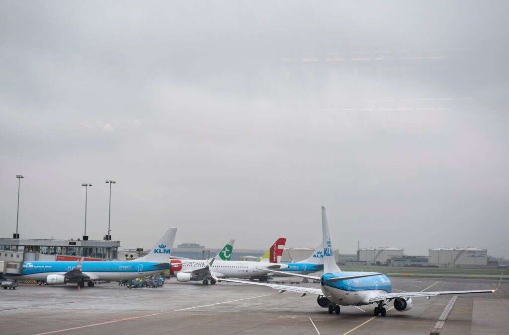 Nikt nie chce odebrać samolotu MD-87 na lotnisku w Madrycie