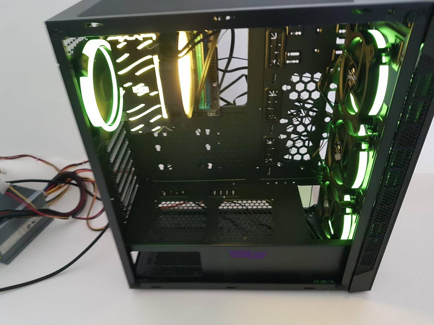 Test obudowy SilentiumPC AR5X TG RGB