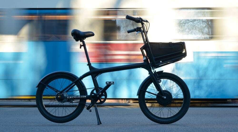 Elbi Cycles poszło na łatwiznę i umieściło baterię elektrycznego roweru Elbi w koszyku