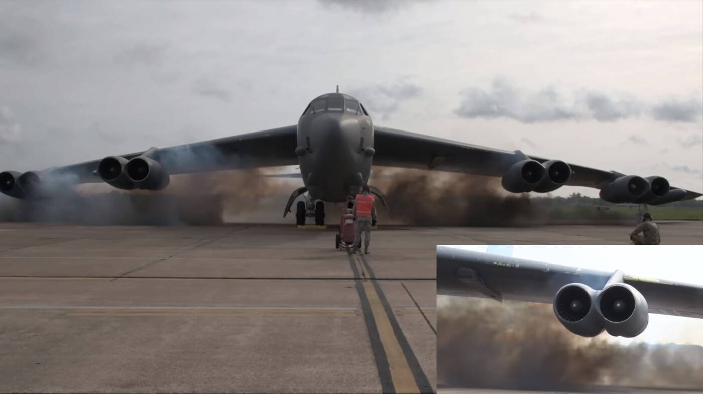 Obejrzyj, jak kontrolowane wybuchy w silnikach bombowca B-52 przyśpieszają jego odlot