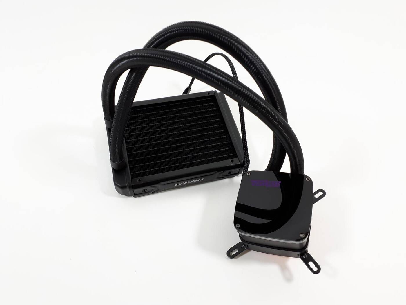 Test chłodzenia Enermax Aquafusion 120