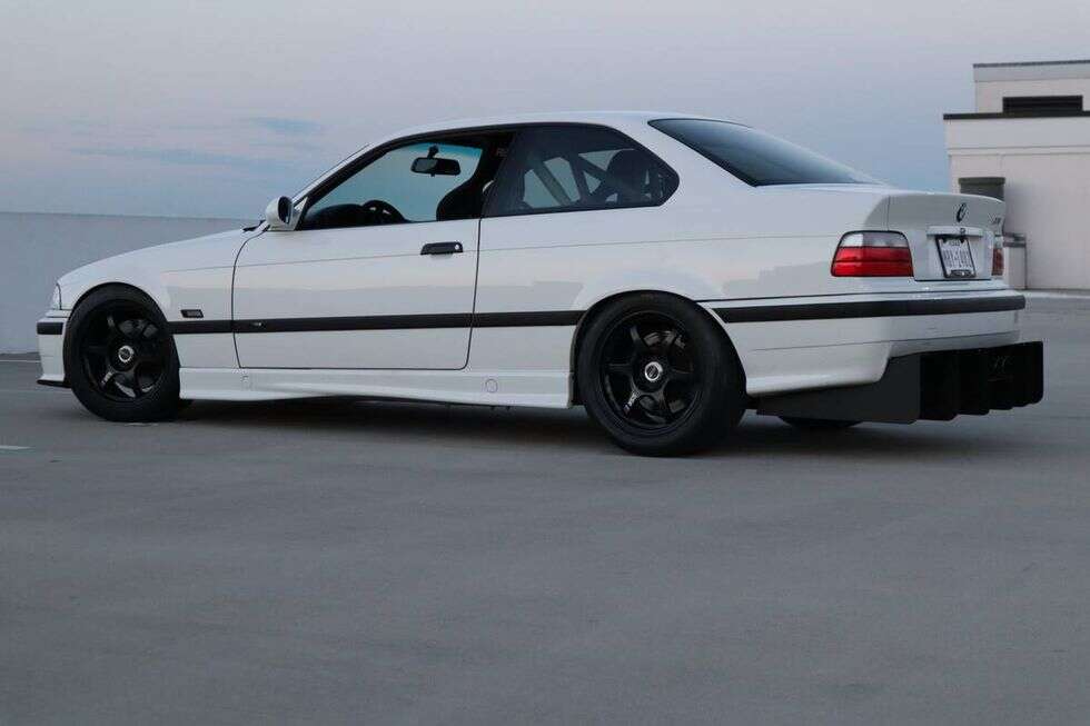 Właściciel tego zmodernizowanego BMW E36 M3 z V8 sprzedaje go za pół ceny