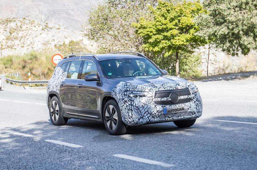 Elektryczny kompaktowy SUV EQB Mercedes-Benz trafił na drogi