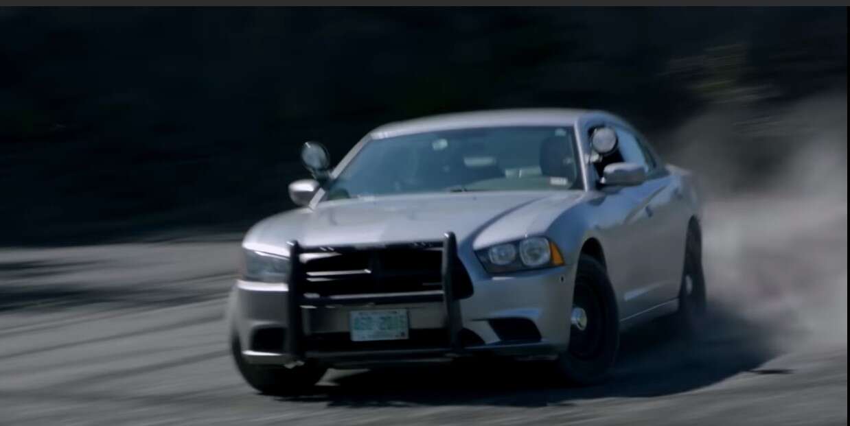 Policyjny Dodge Charger przetestowany w rajdzie