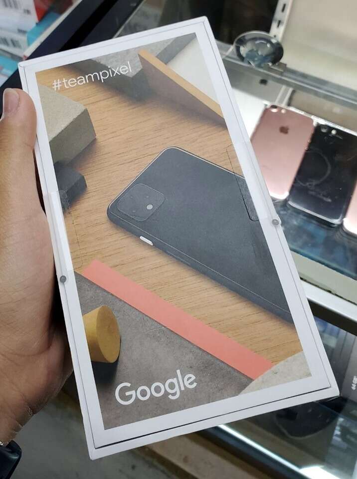 Google Pixel 4, zdjęcia Google Pixel 4, pudełko Google Pixel 4, ładowarka Google Pixel 4