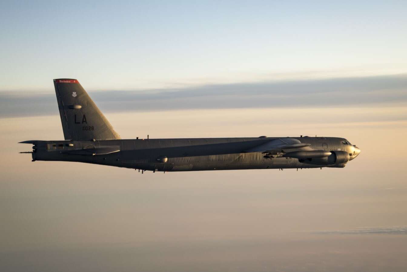 bombowiec B-52, zmarszki na samolotach, zmarszczki B-52, falowanie stali samoloty