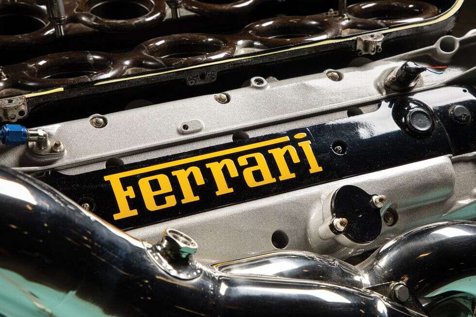 silniki V10 Ferrari, Ferrari V10 z Formuły 1, Ferrari Formuła 1, V10 Tipo 051/B/C