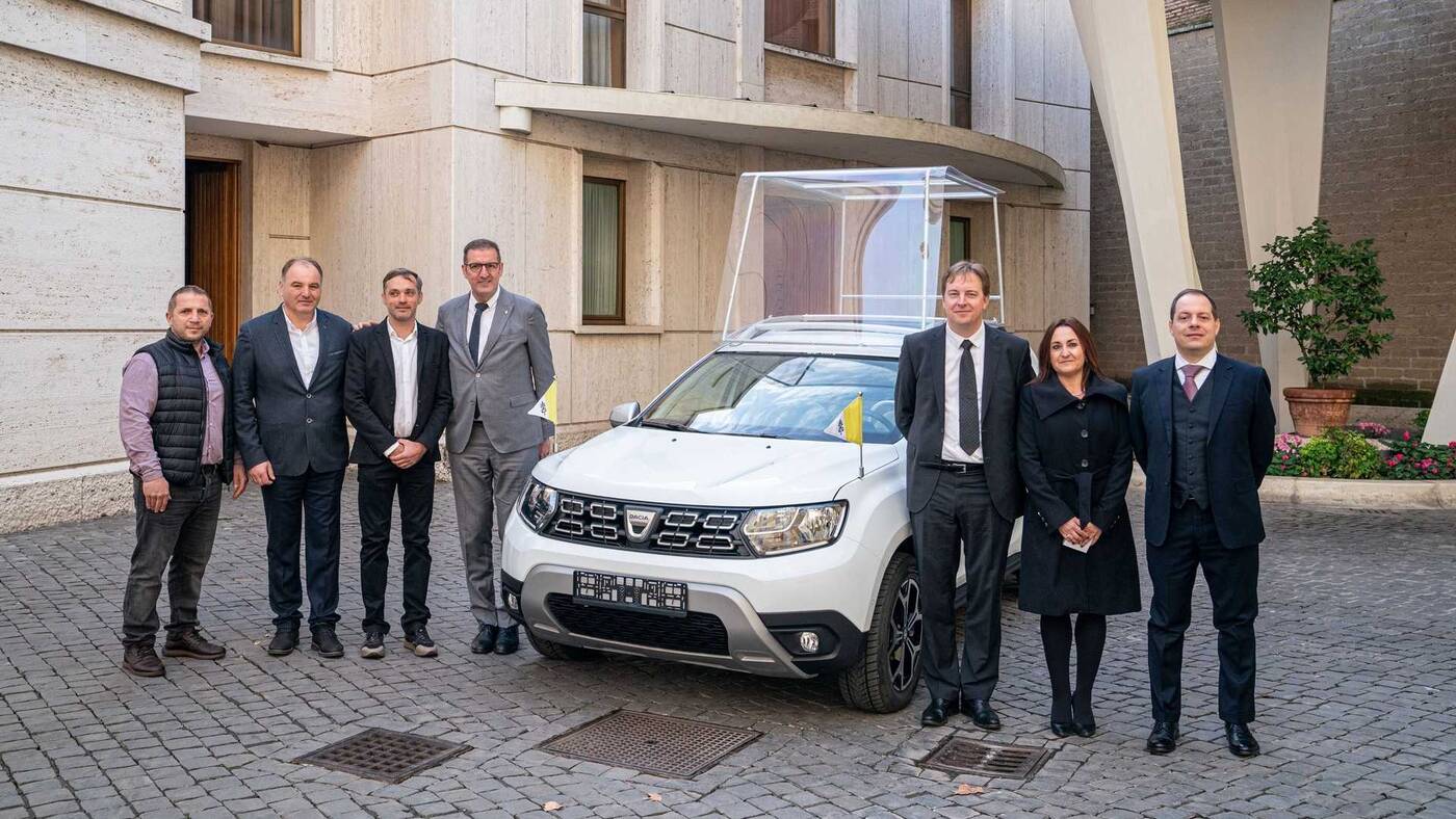 papamobile, nowy papamobile, Dacia Duster papieża
