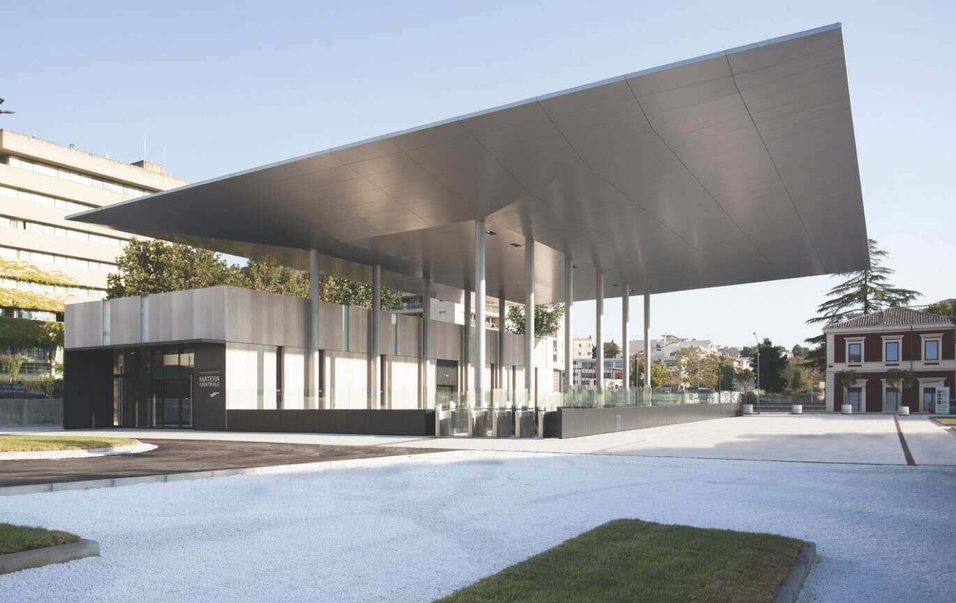 projekt Stefano Boeri Architetti, Matera Cenrale, stacja kolejowa z energią słoneczną, stacja z panelami