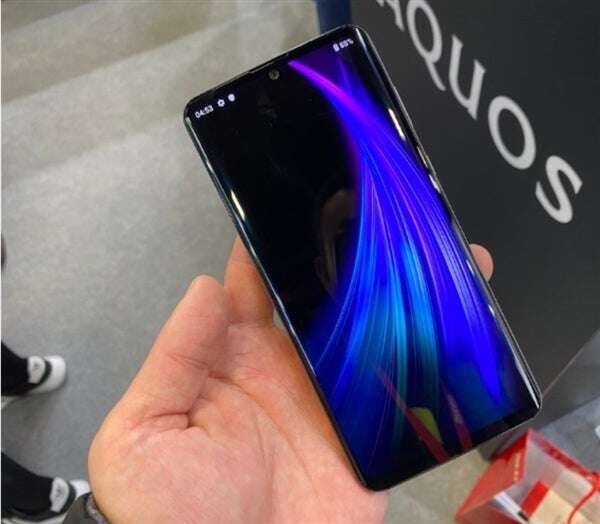 premiera Sharp AQUOS Zero2, specyfikacja Sharp AQUOS Zero2, ekran Sharp AQUOS Zero2