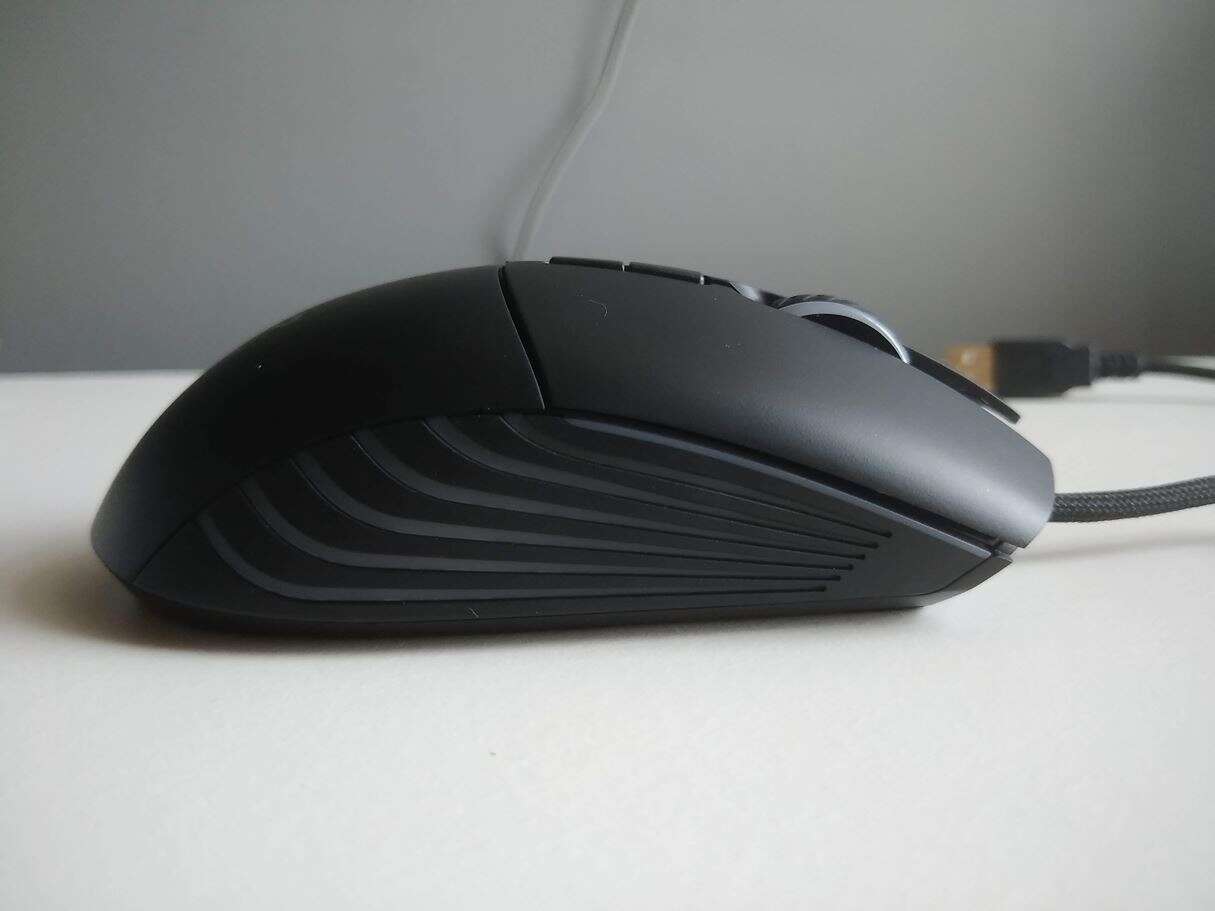 Test myszki Dream Machines DM5 Blink