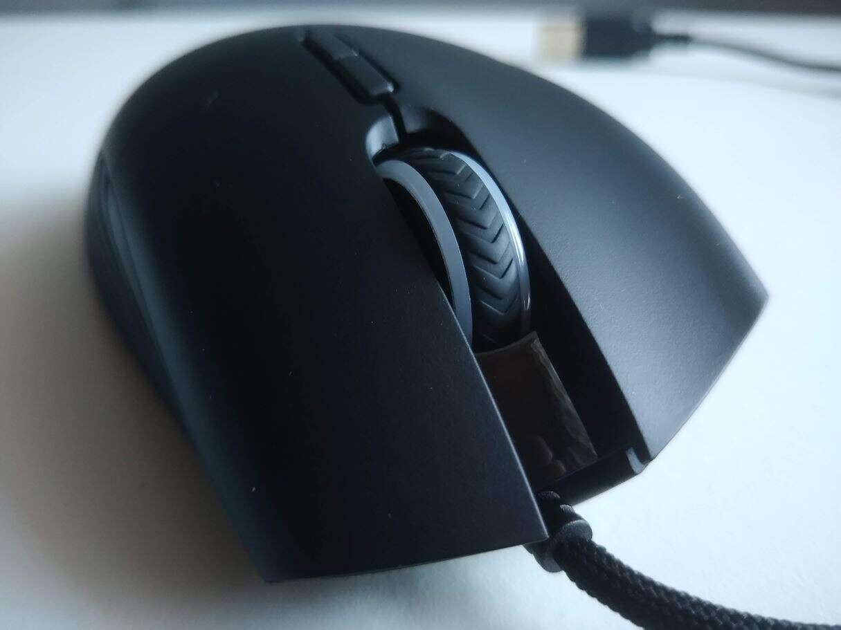 Test myszki Dream Machines DM5 Blink