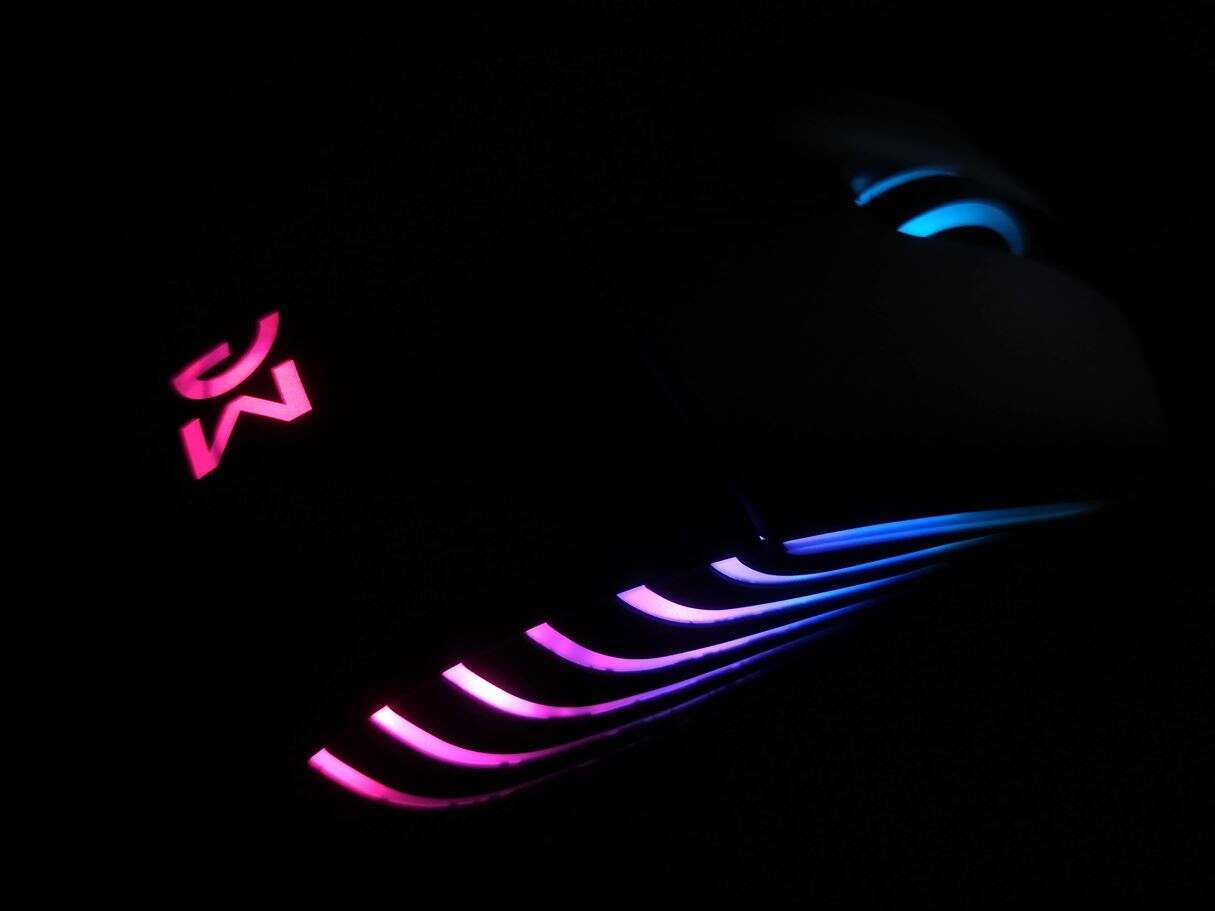 Test myszki Dream Machines DM5 Blink