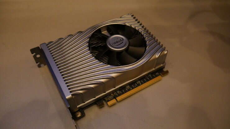 wygląd Intel Xe DG1, design Intel Xe DG1, grafika Intel Xe DG1