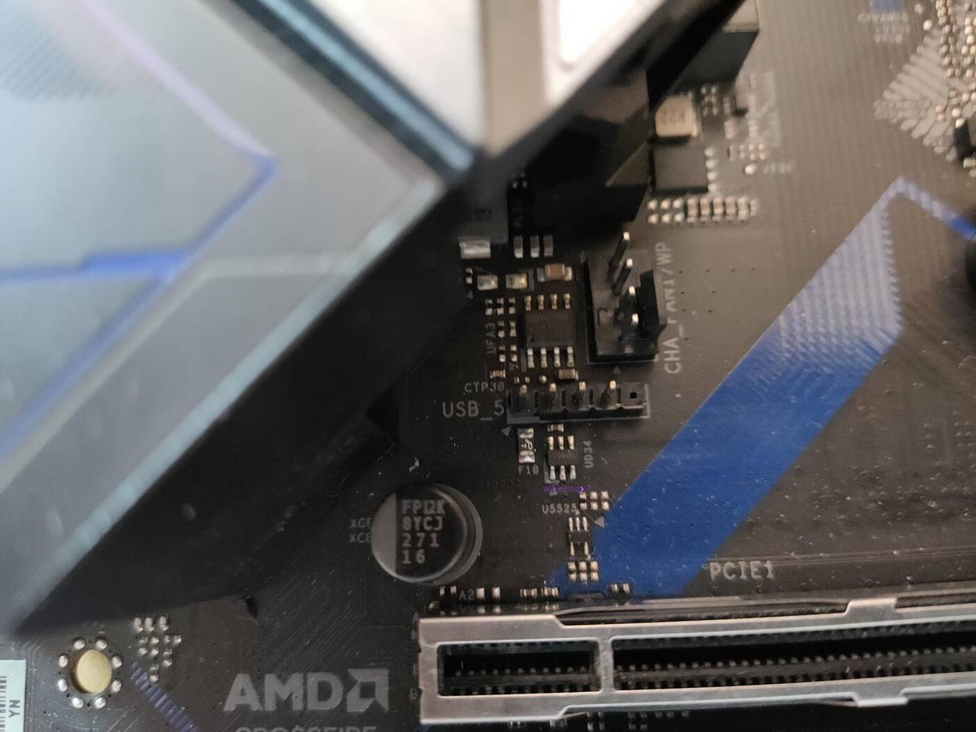 płyta główna, złącza na płycie głównej,