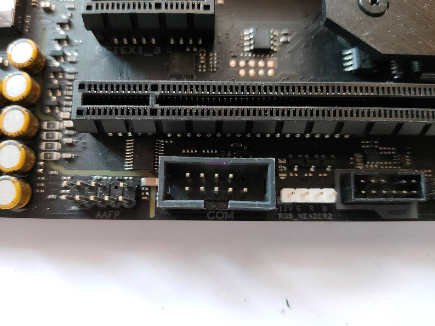 płyta główna, złącza na płycie głównej,