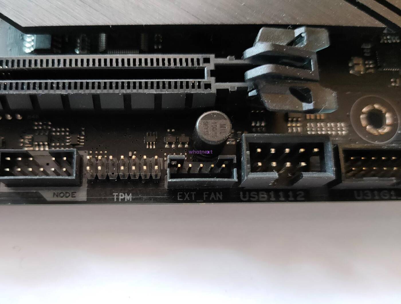 płyta główna, złącza na płycie głównej,