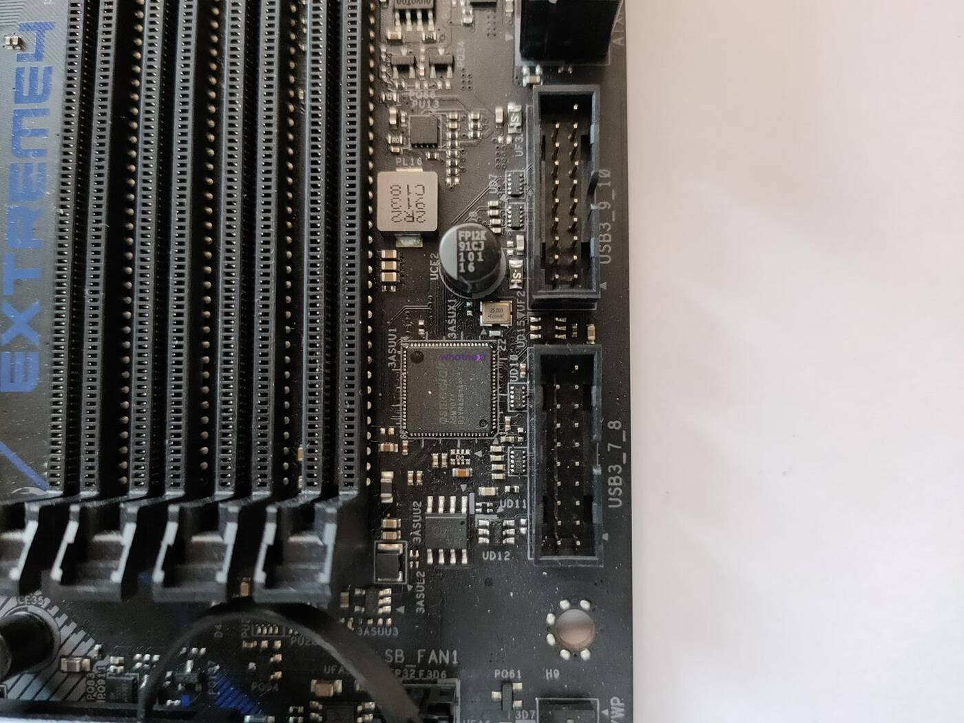 płyta główna, złącza na płycie głównej,