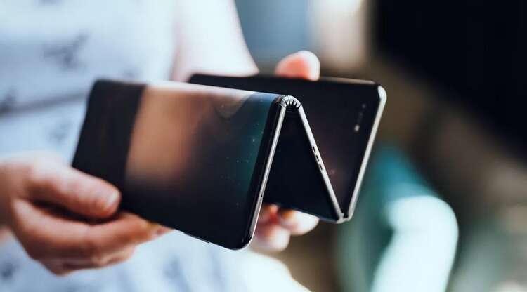 Składany smartfon TCL