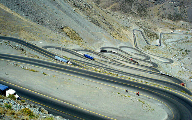 Zapomnij o bezpieczeństwie na tych drogach. Oto 7 przykładów niebezpiecznych dróg z całego świata