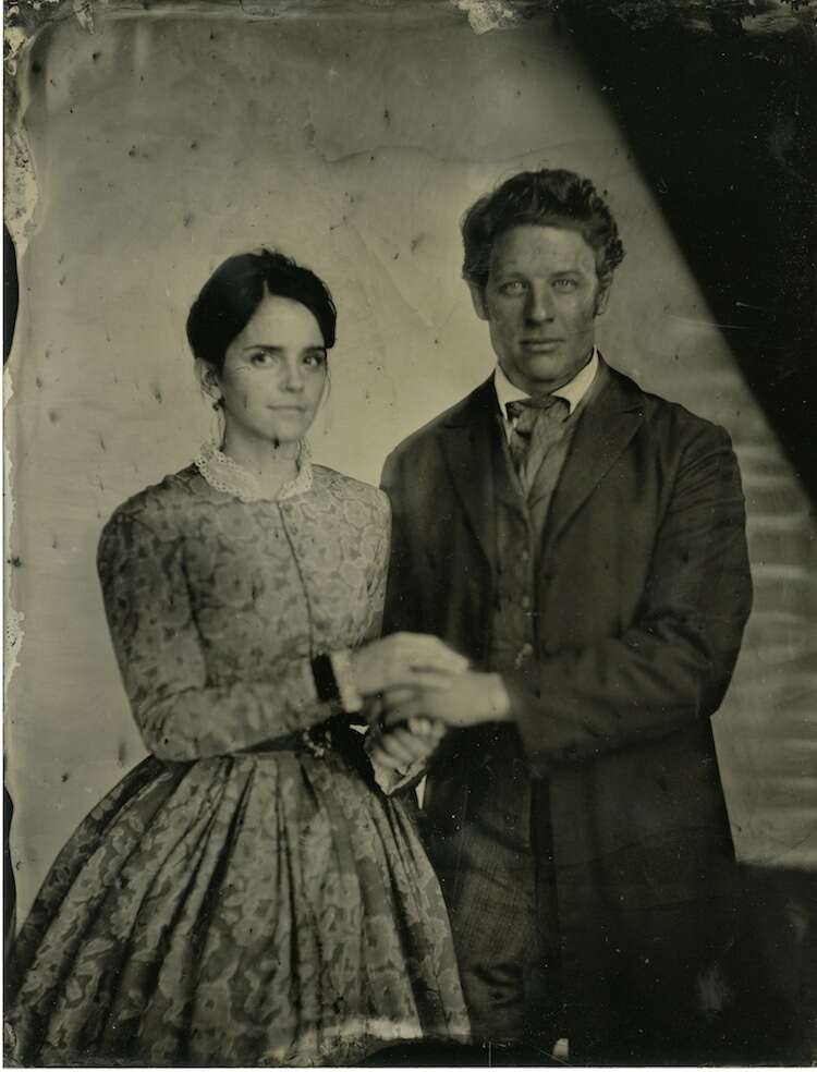 Niezwykle klimatyczna sesja promująca Małe kobietki. Zobaczcie zdjęcia jak z epoki!