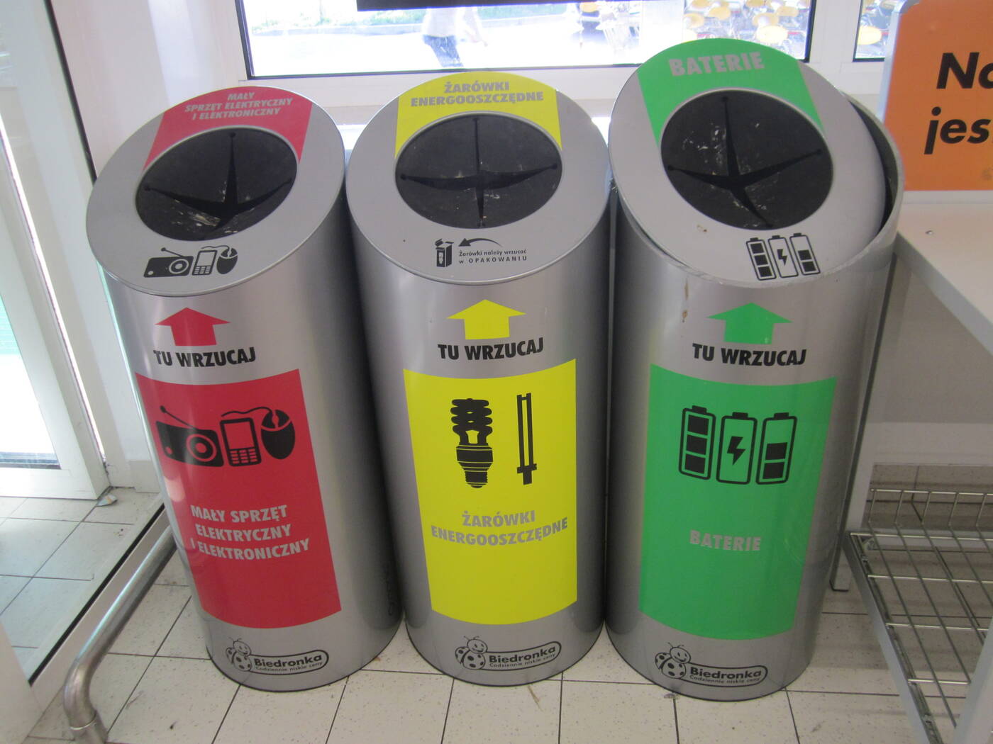 Prawidłowa segregacja śmieci oraz recykling na świecie