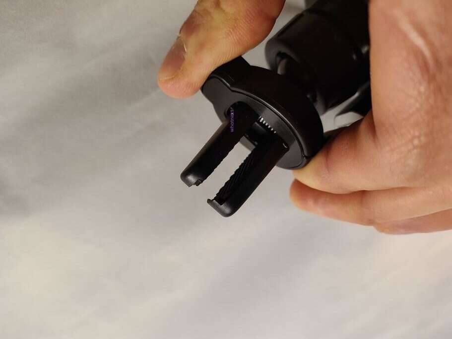 Test uchwytu samochodowego Navitel SH1000 PRO