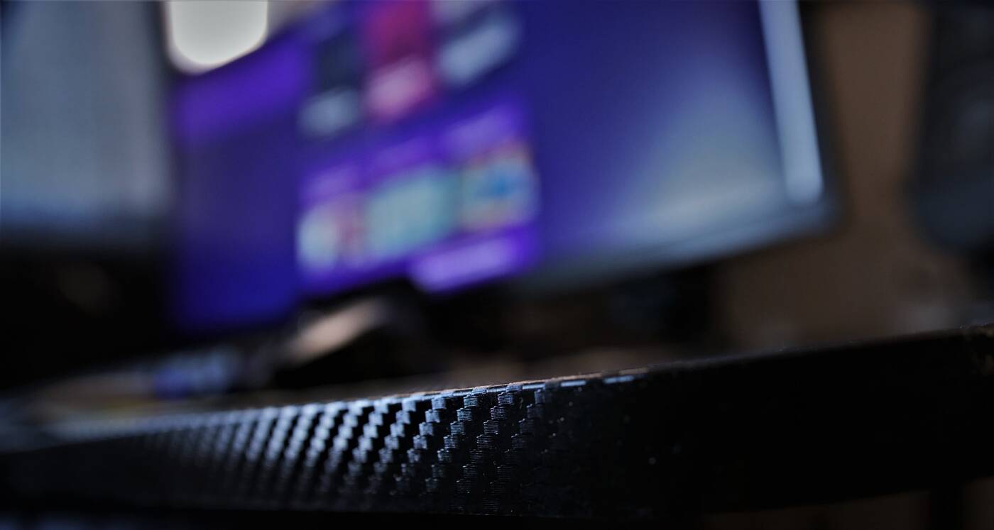 Testujemy biurko dla graczy Genesis Holm 300 RGB