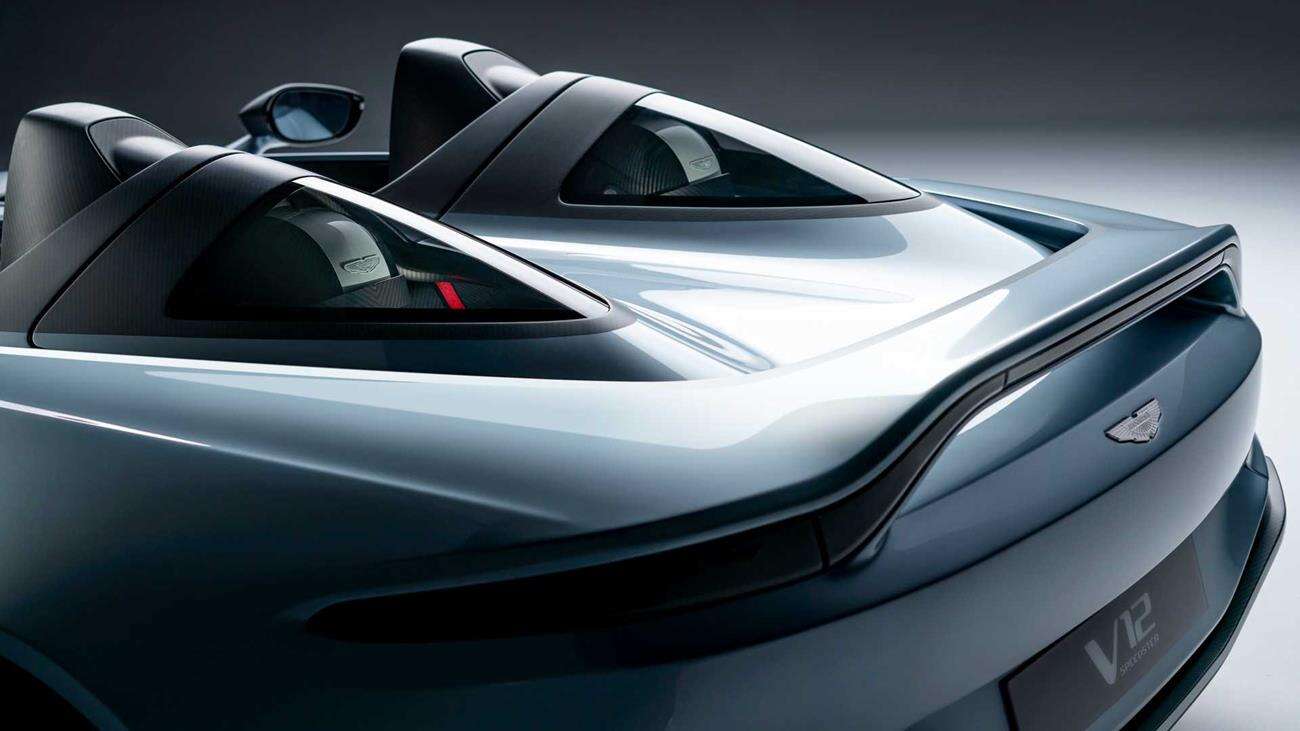 Aston Martin V12 Speedster, to 700-konna bestia bez dachu